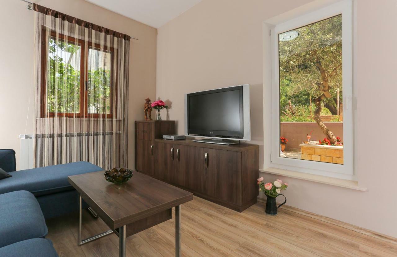 Keko Appartement Supetar Buitenkant foto